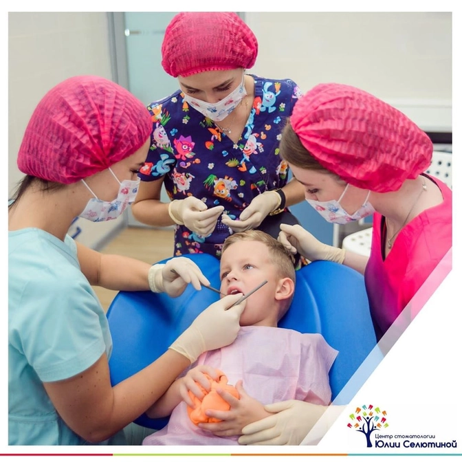 Почему в врачи нашего центра не носят белый халат? 